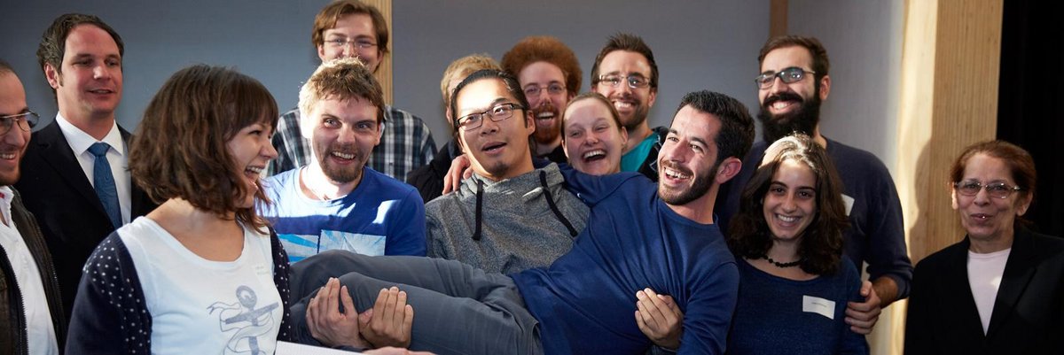Lässt sich feiern: Nouri Alnahawi. Foto: Hochschule Darmstadt