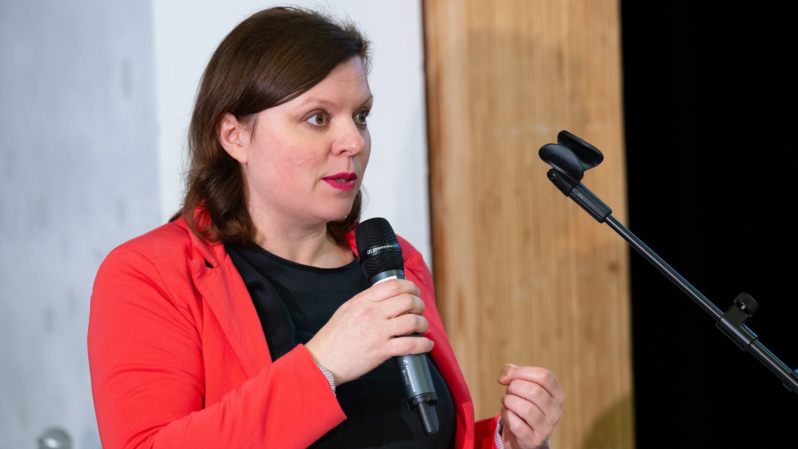 Dr. Eszter Tóth vom Fachbereich Wirtschaft