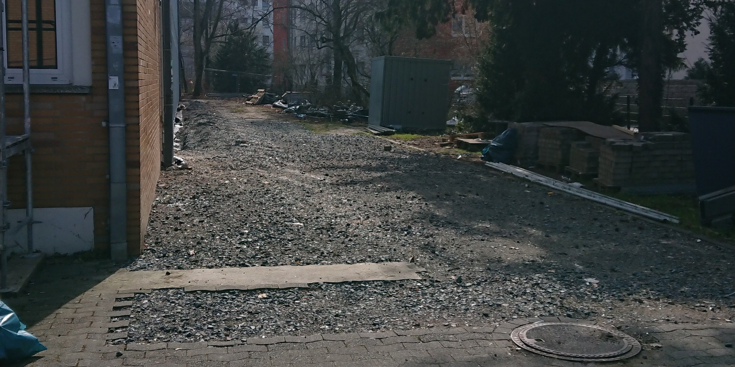 Fläche hinter B13 vorher