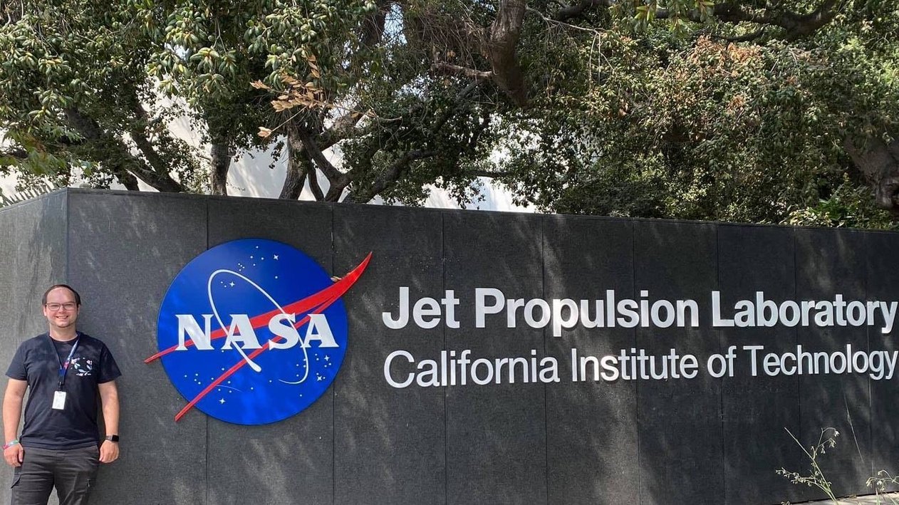 Marcel Kaufmann vor dem JPL in Kalifornien