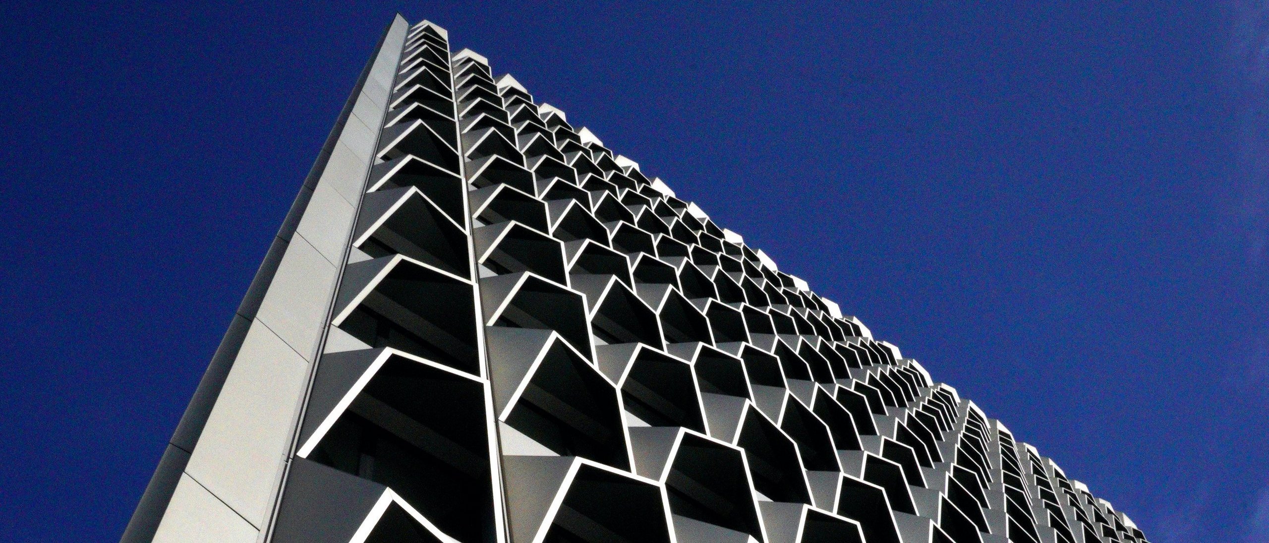 Symbolfoto des h_da-Hochhauses