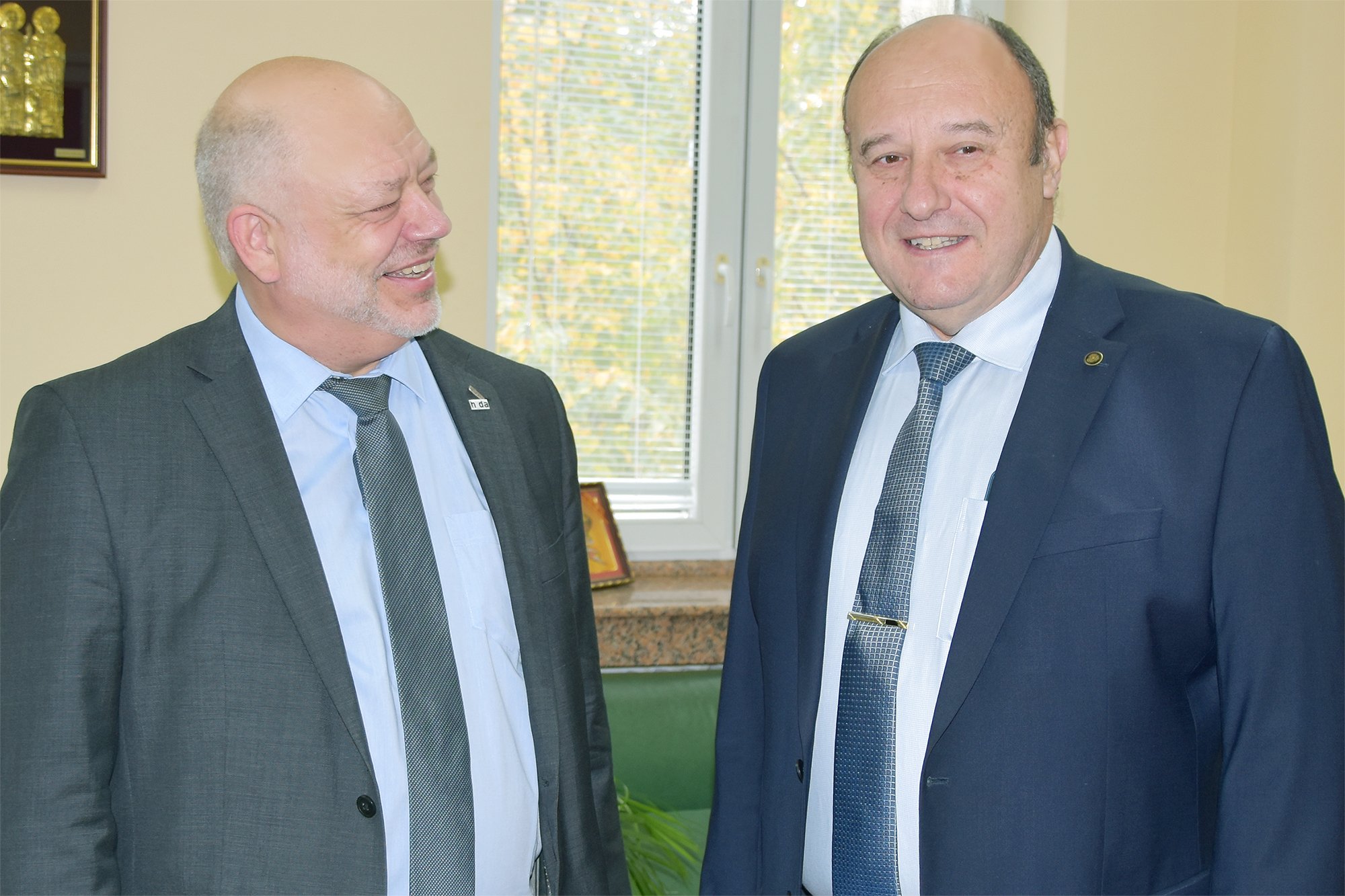 Prof. Steinmetz mit dem Rektor der TUS, Prof. Ivan Kralov