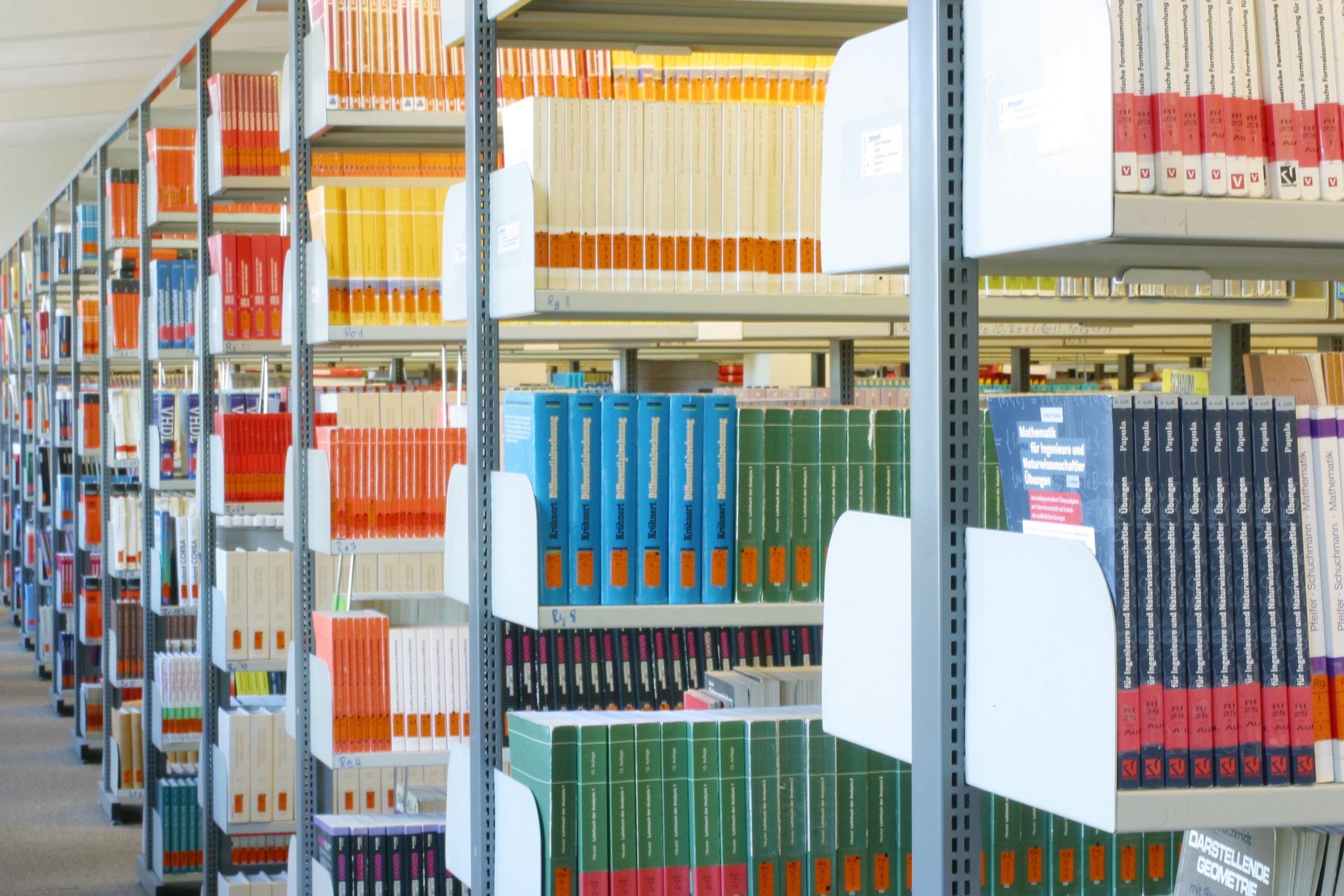 Bücher in der Bibliothek